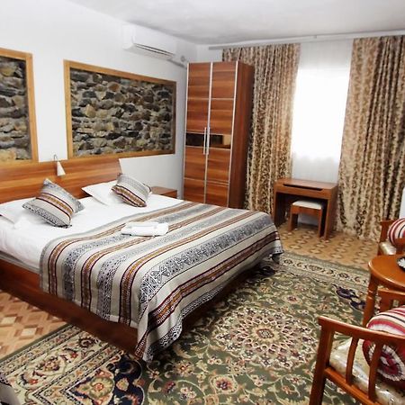 Lal Hotel Khorog Exteriér fotografie
